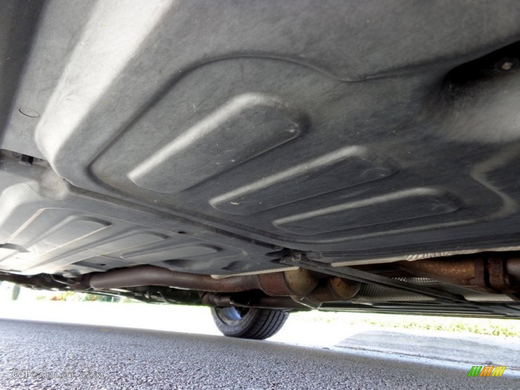 2005 Mercedes-Benz E 500 4Matic Wagon Undercarriage Photos