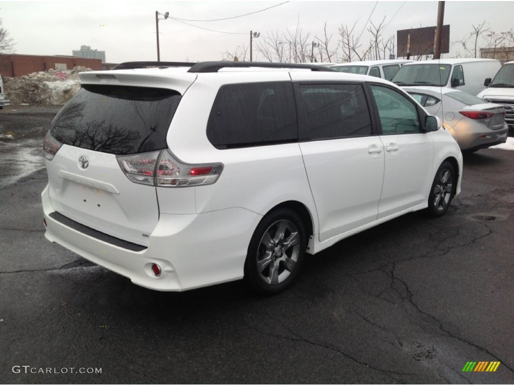 2011 Sienna SE - Blizzard White Pearl / Dark Charcoal photo #7