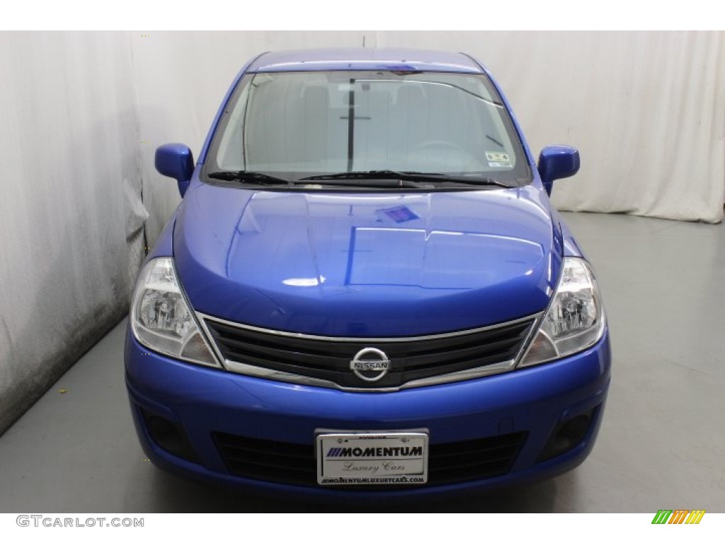 2011 Versa 1.8 S Hatchback - Metallic Blue / Charcoal photo #2