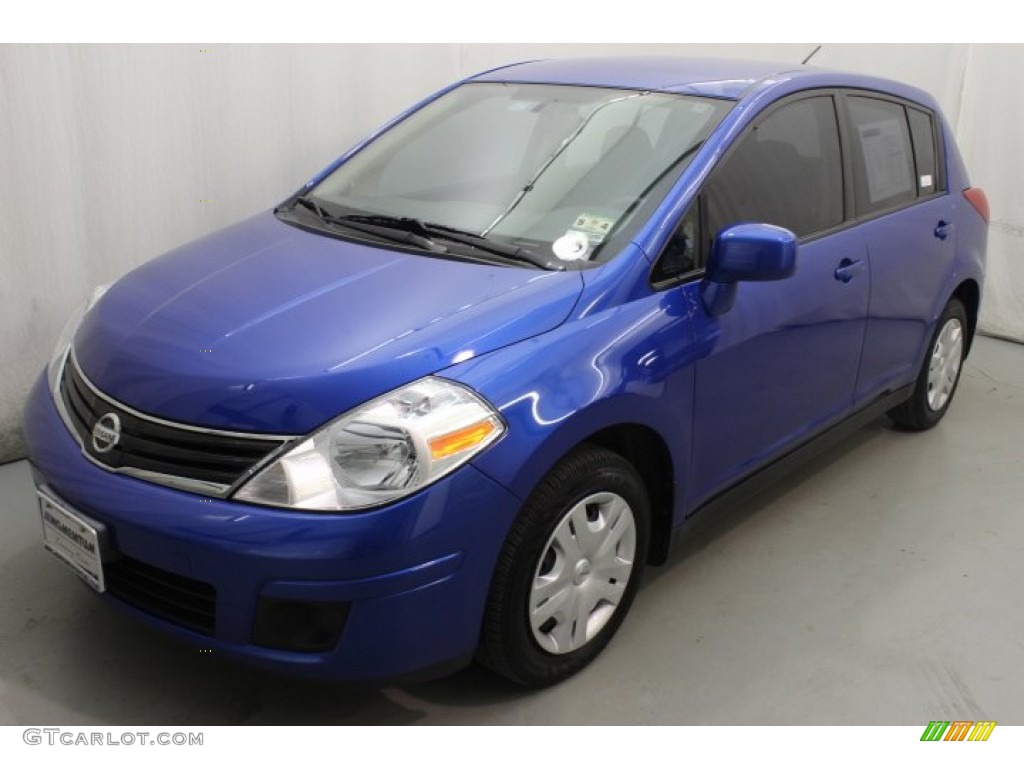 2011 Versa 1.8 S Hatchback - Metallic Blue / Charcoal photo #3