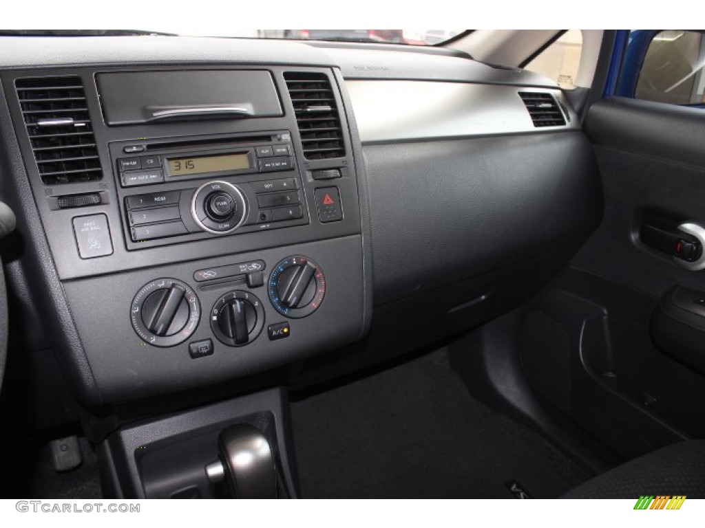 2011 Versa 1.8 S Hatchback - Metallic Blue / Charcoal photo #15