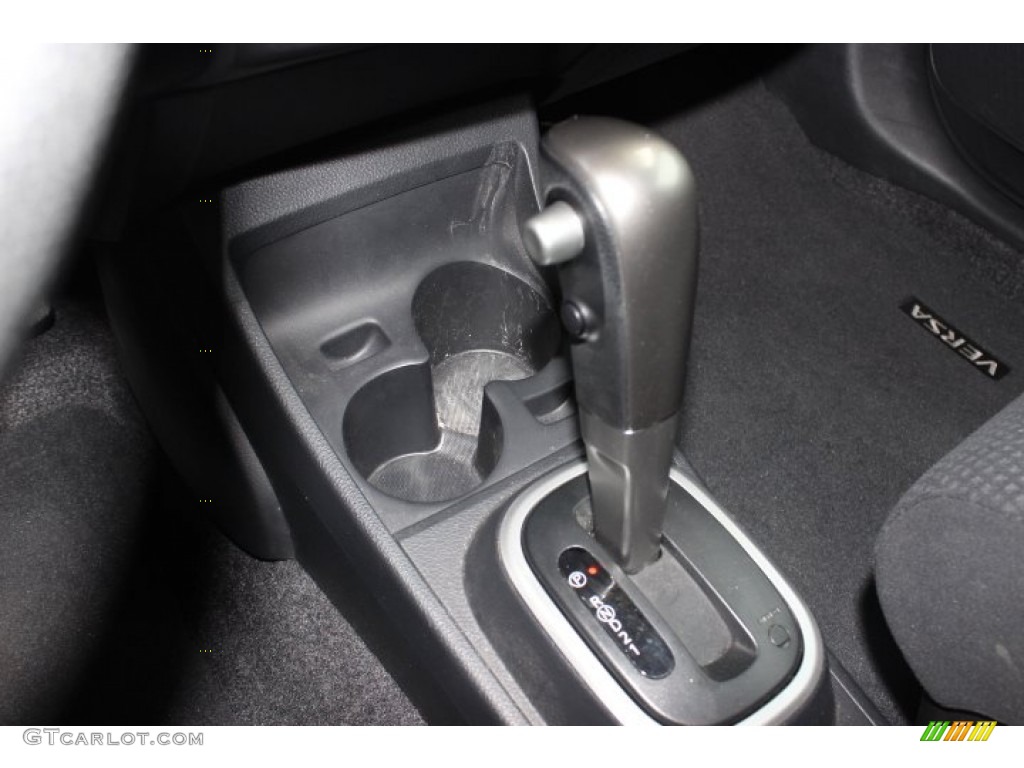 2011 Versa 1.8 S Hatchback - Metallic Blue / Charcoal photo #20