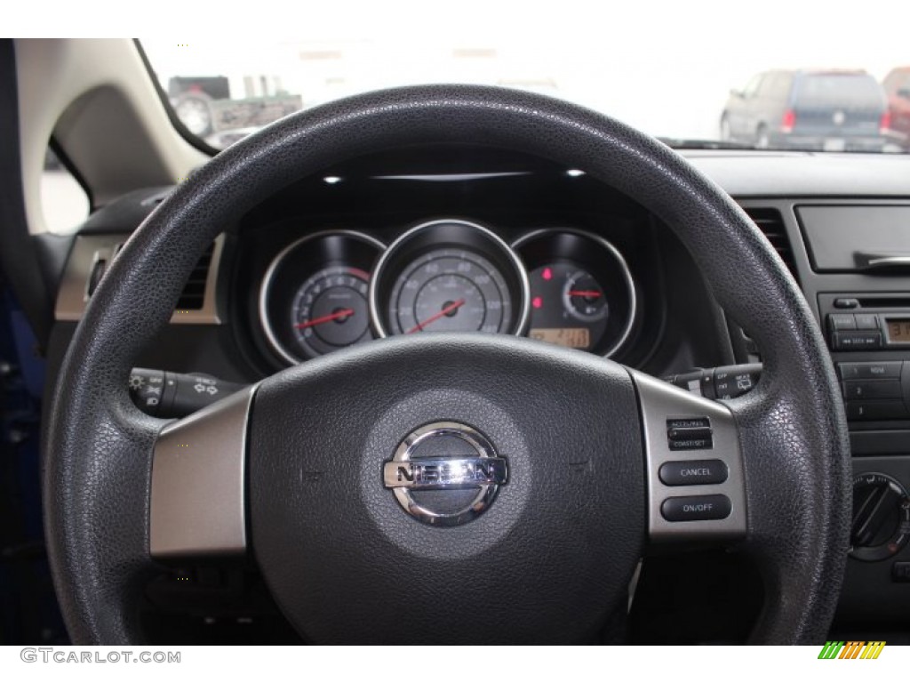 2011 Versa 1.8 S Hatchback - Metallic Blue / Charcoal photo #22