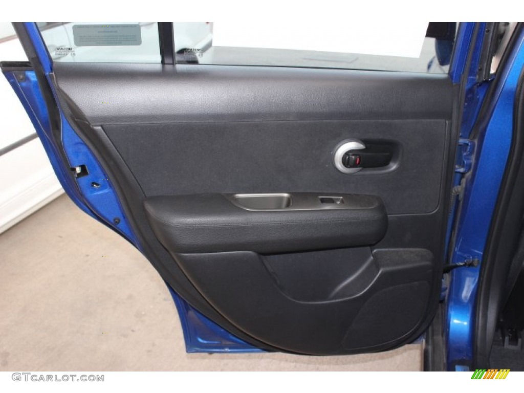 2011 Versa 1.8 S Hatchback - Metallic Blue / Charcoal photo #23