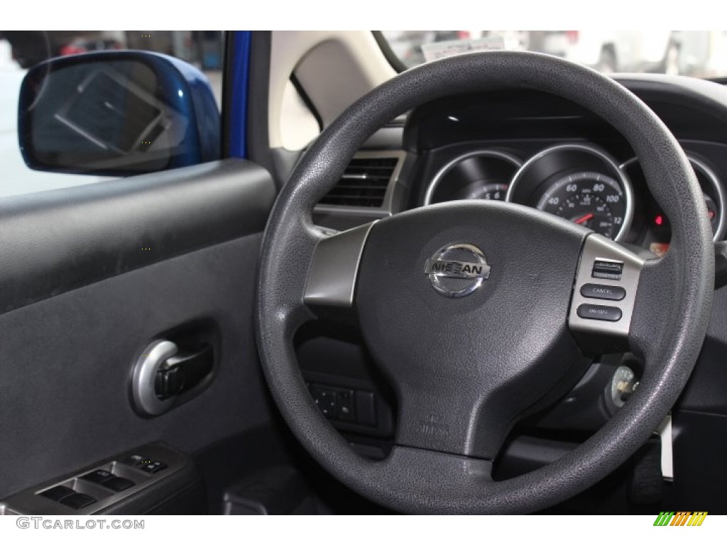 2011 Versa 1.8 S Hatchback - Metallic Blue / Charcoal photo #27