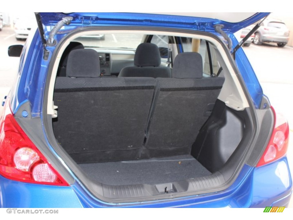 2011 Versa 1.8 S Hatchback - Metallic Blue / Charcoal photo #28
