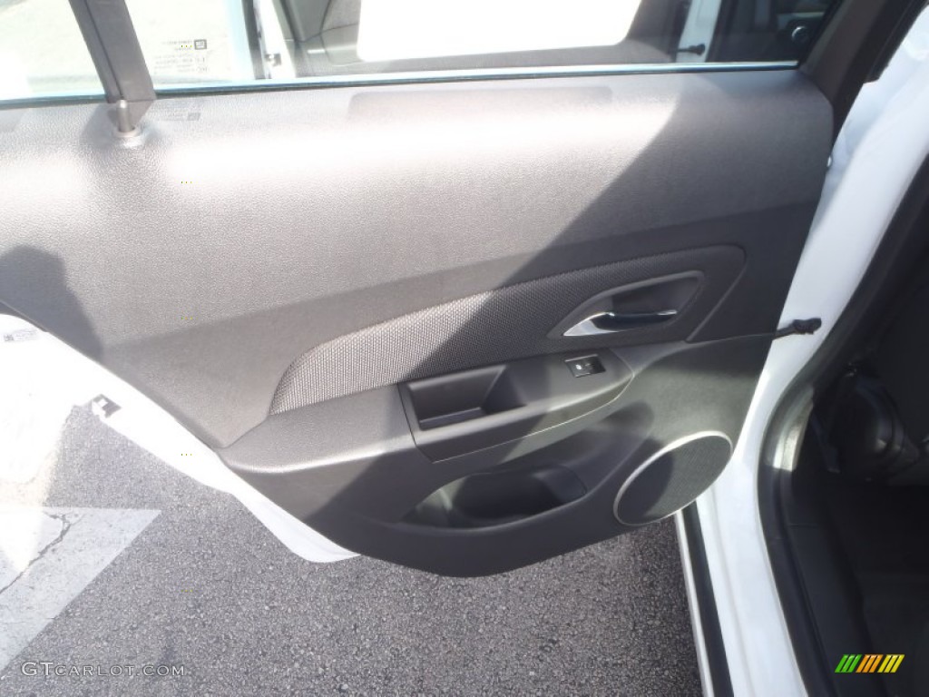 2013 Cruze LT - Summit White / Jet Black photo #18