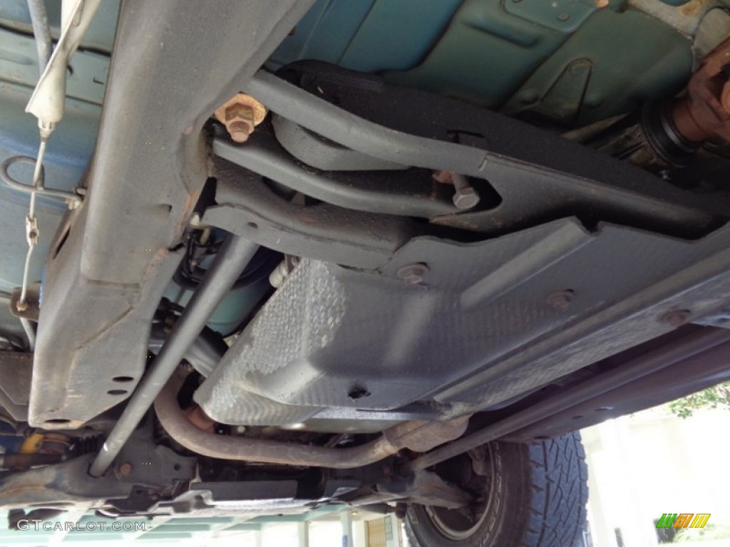 2002 Chevrolet Blazer LS ZR2 4x4 Undercarriage Photos