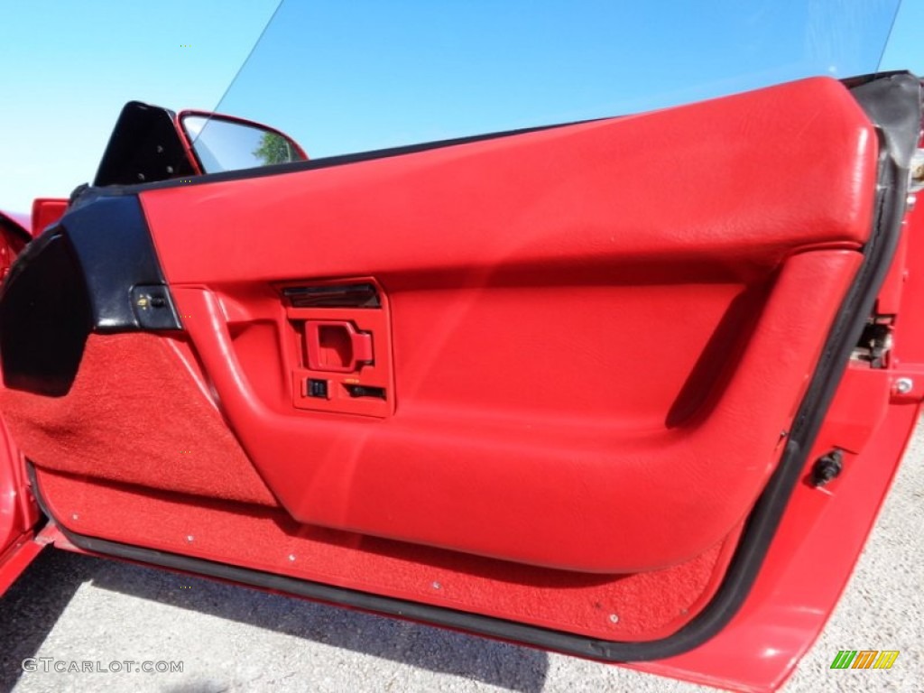 1992 Chevrolet Corvette Convertible Red Door Panel Photo #89172718