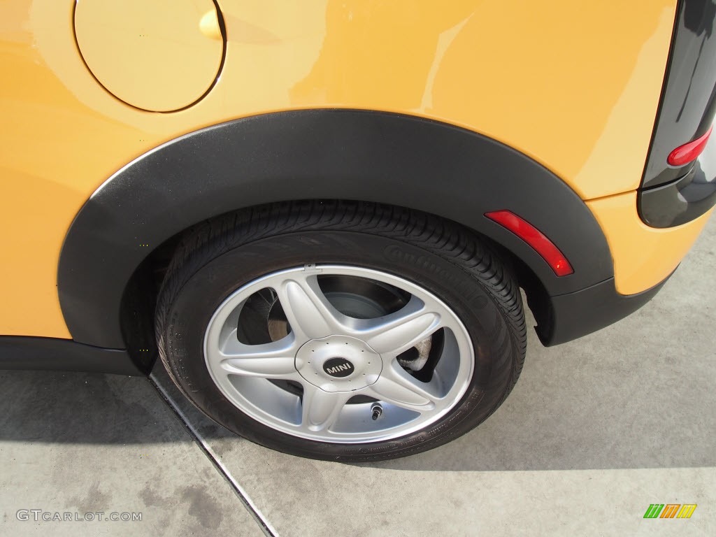 2009 Cooper Clubman - Interchange Yellow / Black/Grey photo #9