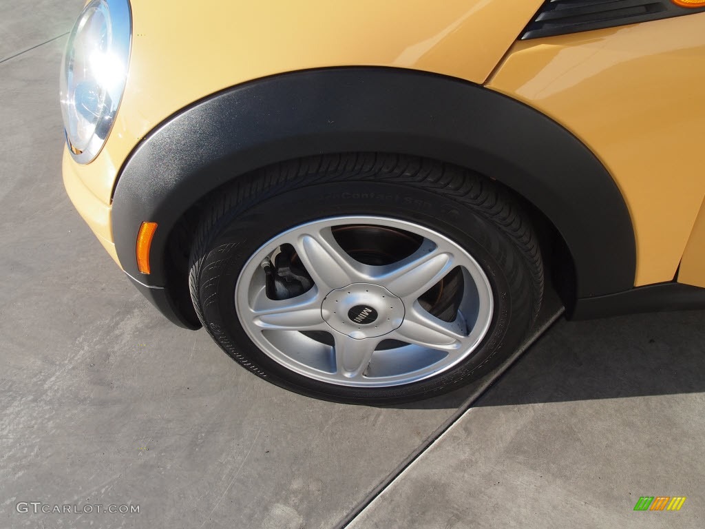2009 Cooper Clubman - Interchange Yellow / Black/Grey photo #14