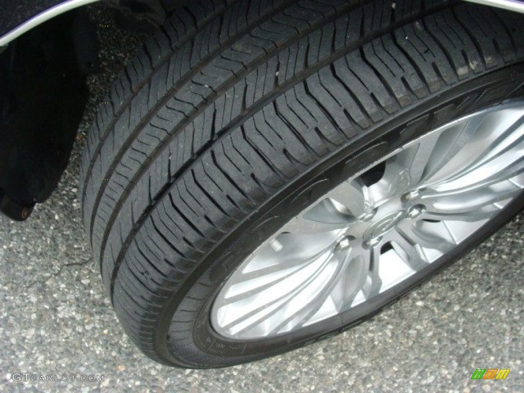 2012 200 Limited Sedan - Blackberry Pearl Coat / Black photo #9