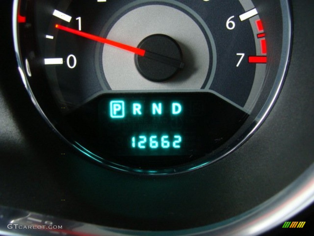 2012 200 Limited Sedan - Blackberry Pearl Coat / Black photo #22