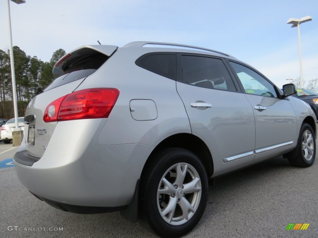 2011 Rogue SV - Silver Ice Metallic / Gray photo #4