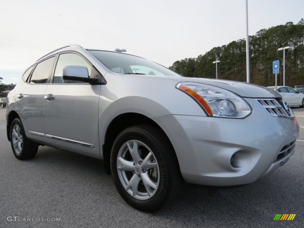 2011 Rogue SV - Silver Ice Metallic / Gray photo #6