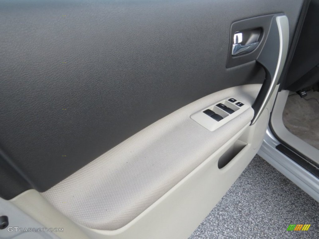 2011 Rogue SV - Silver Ice Metallic / Gray photo #11
