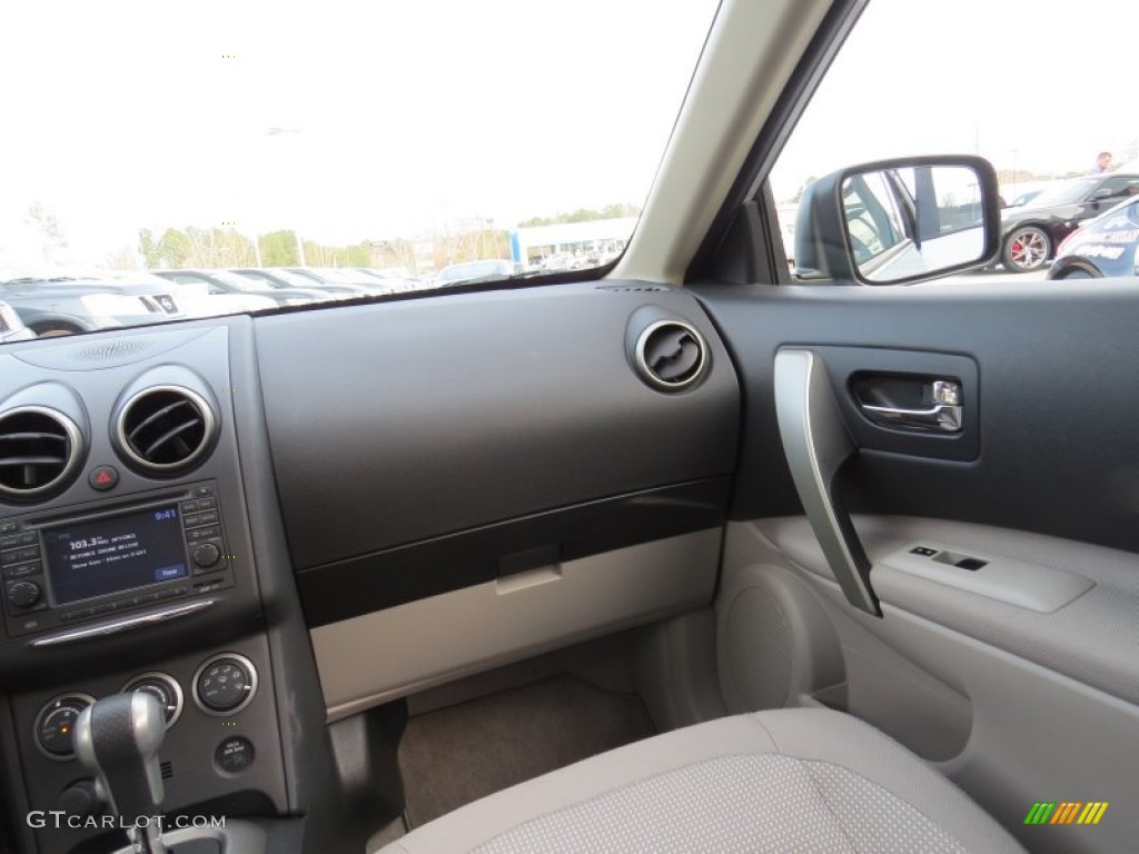 2011 Rogue SV - Silver Ice Metallic / Gray photo #19