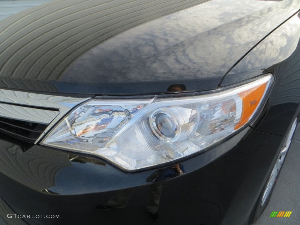 2014 Camry LE - Attitude Black Metallic / Ivory photo #9