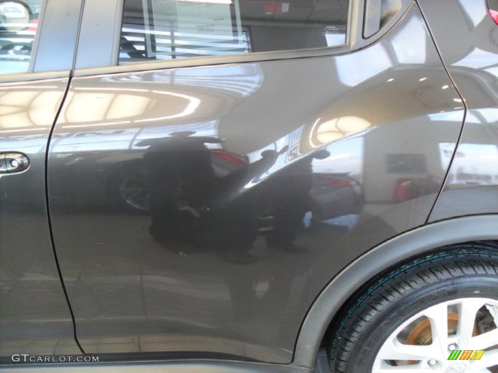 2011 Juke SL AWD - Metallic Bronze / Black/Red w/Silver Trim photo #6