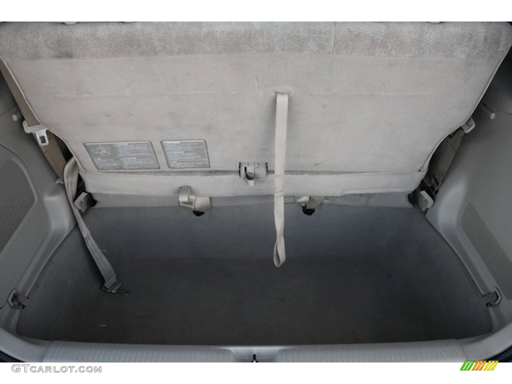 2002 Mazda MPV LX Trunk Photo #89187730