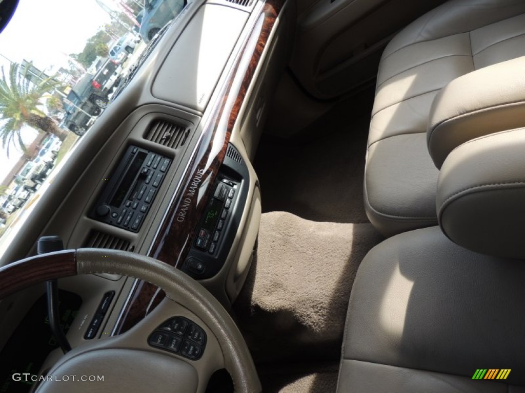 2004 Grand Marquis LS - Arizona Beige Metallic / Medium Parchment photo #20