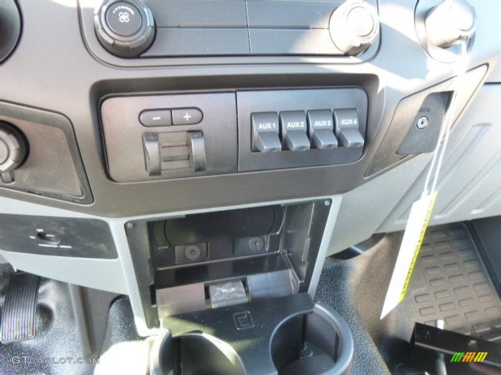 2014 Ford F250 Super Duty XL Regular Cab Utility Truck Controls Photo #89201108
