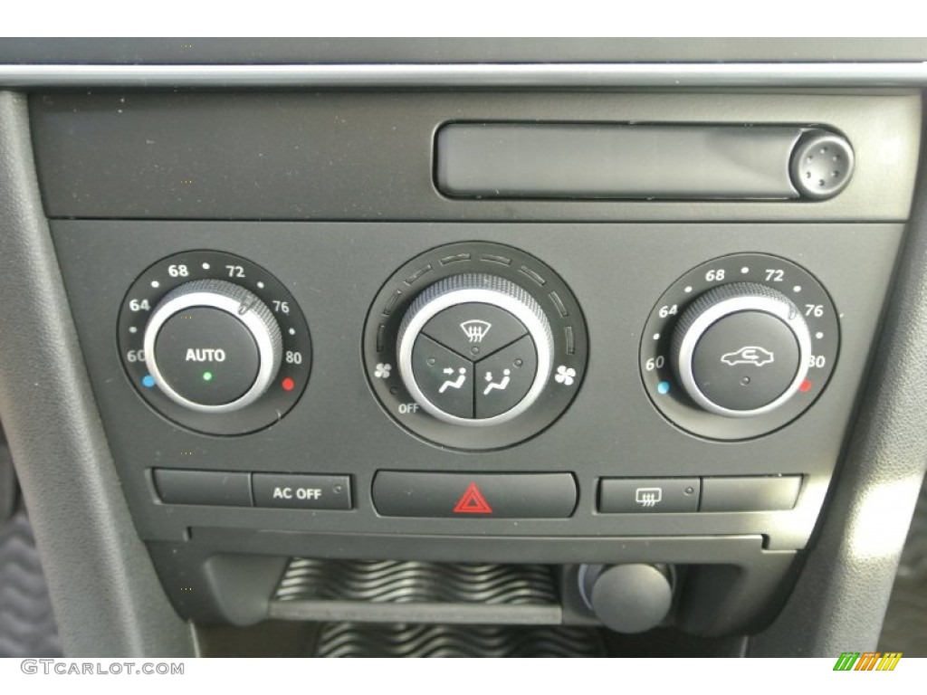 2010 Saab 9-3 2.0T Sport Sedan Controls Photo #89201917