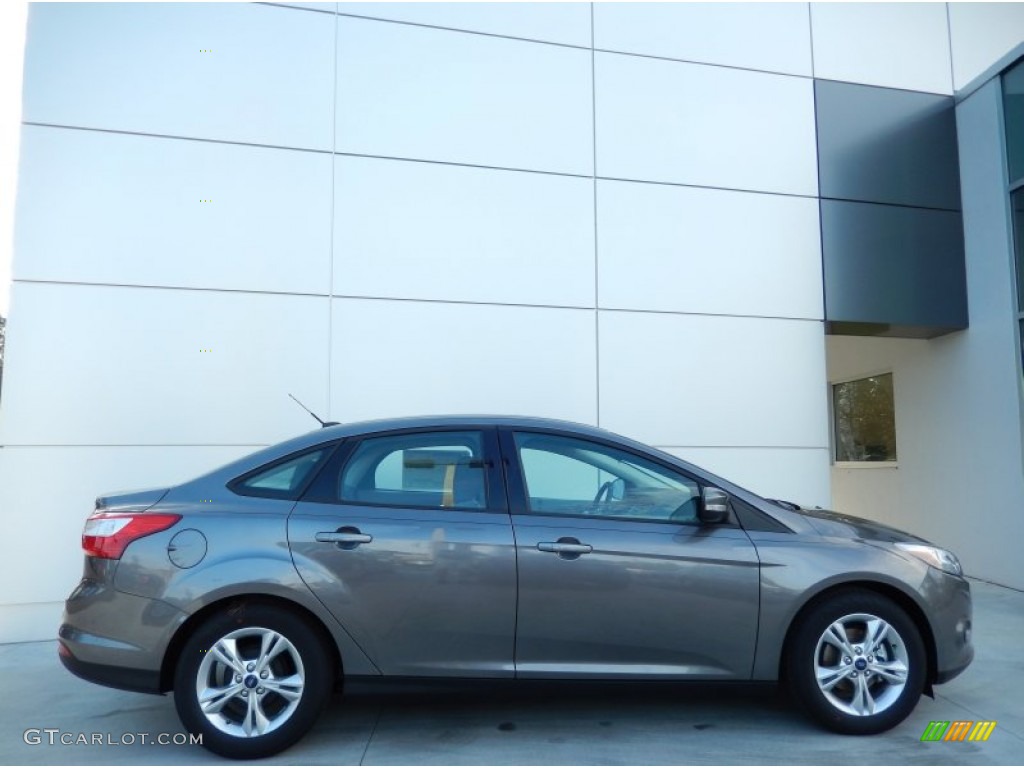 2014 Focus SE Sedan - Sterling Gray / Medium Light Stone photo #3