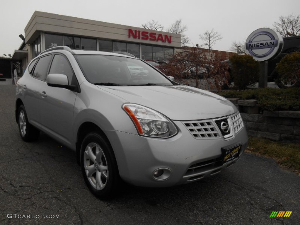 Silver Ice Nissan Rogue