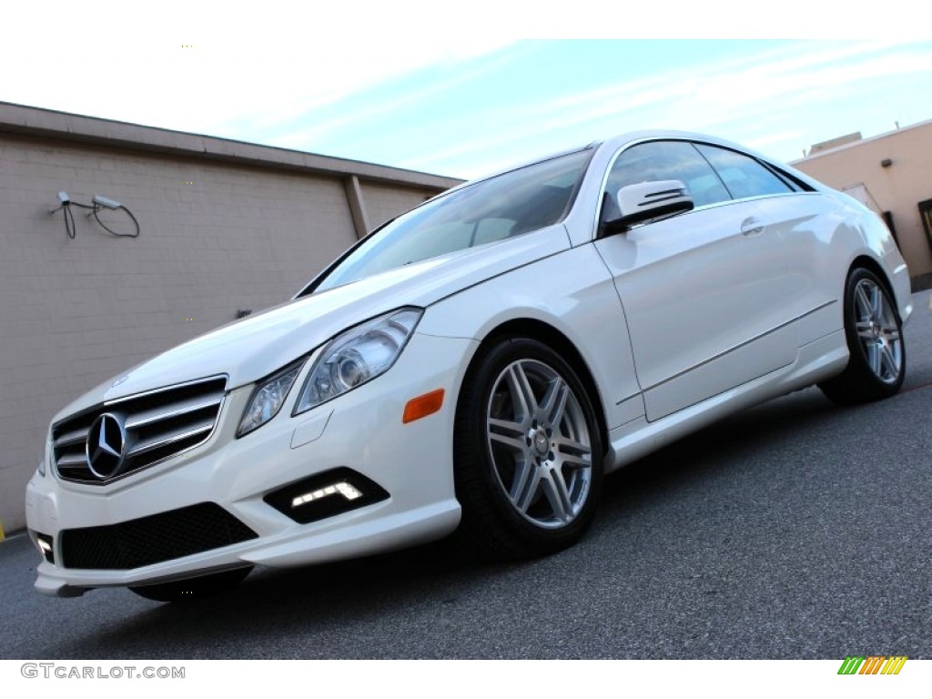 2010 E 550 Coupe - Arctic White / Almond Beige photo #3
