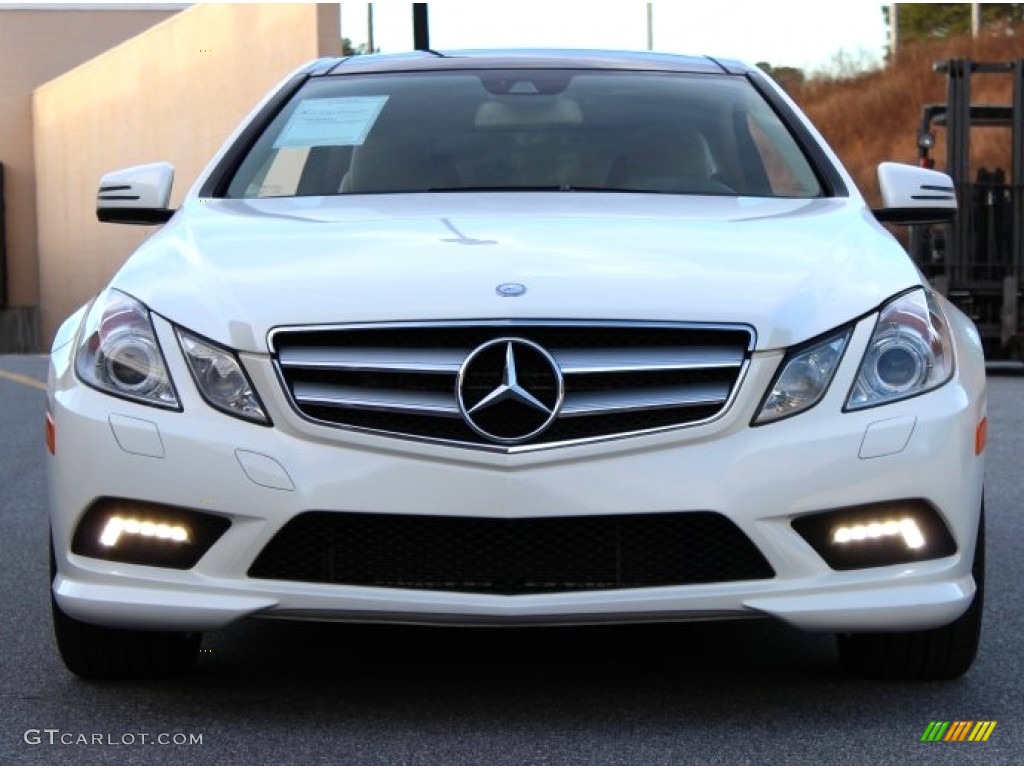 2010 E 550 Coupe - Arctic White / Almond Beige photo #5