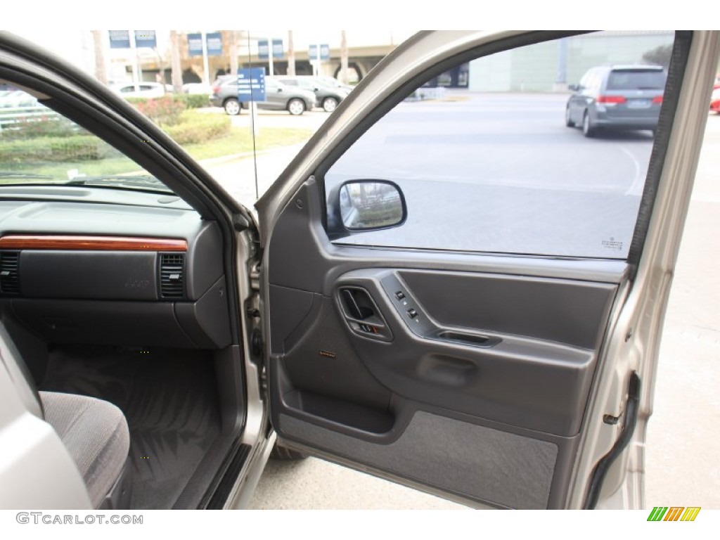 1999 Grand Cherokee Laredo - Champagne Pearl / Agate photo #15