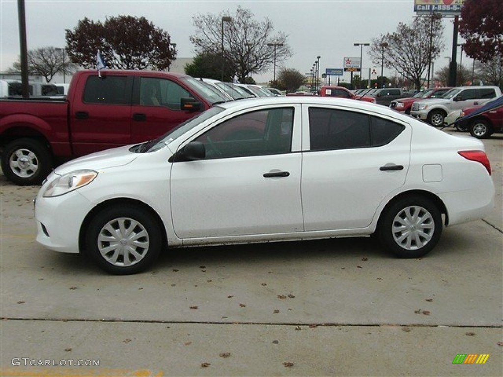 2012 Versa 1.6 S Sedan - Fresh Powder White / Charcoal photo #3