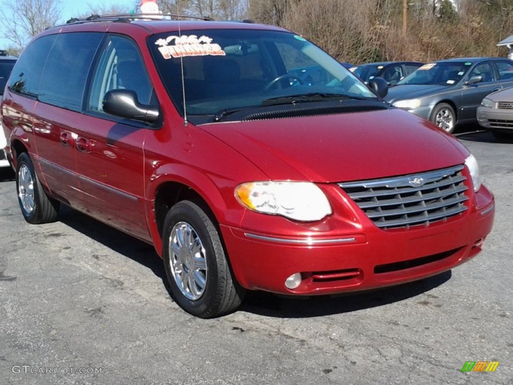 Inferno Red Pearl 2005 Chrysler Town & Country Limited Exterior Photo #89223551