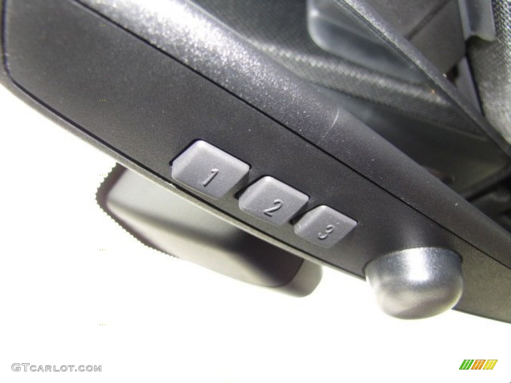 2013 BMW 5 Series 535i Sedan Controls Photos