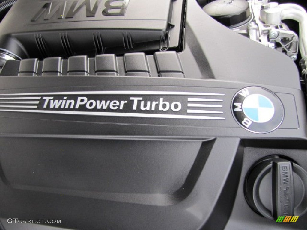 2013 BMW 5 Series 535i Sedan Engine Photos