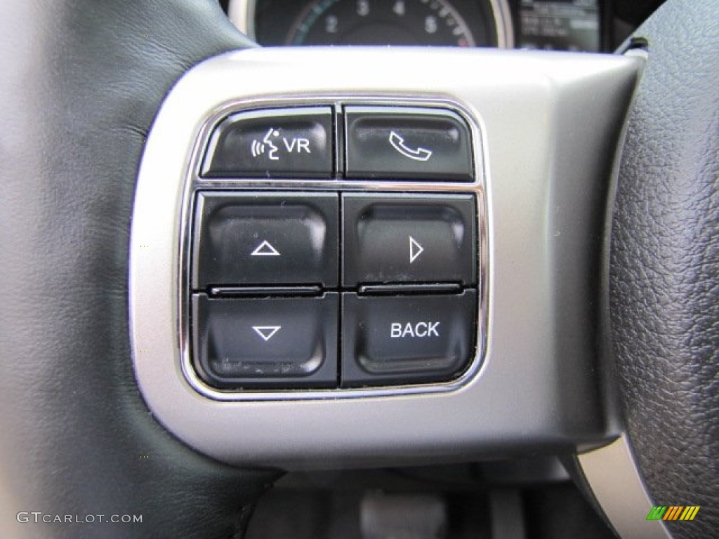 2011 Jeep Grand Cherokee Overland Controls Photo #89227633