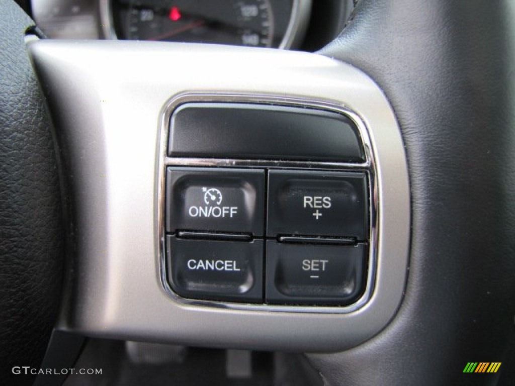 2011 Jeep Grand Cherokee Overland Controls Photo #89227654