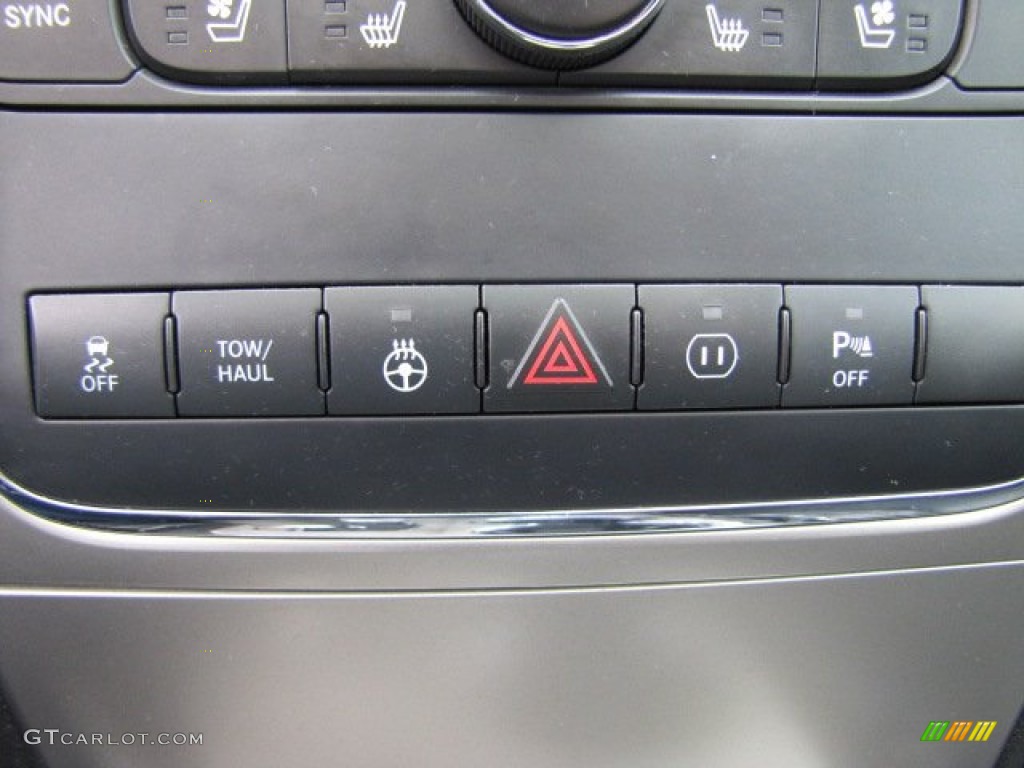 2011 Jeep Grand Cherokee Overland Controls Photo #89227838