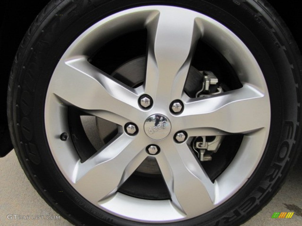 2011 Jeep Grand Cherokee Overland Wheel Photos