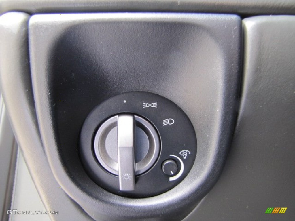 2005 Aston Martin DB9 Coupe Controls Photo #89230987