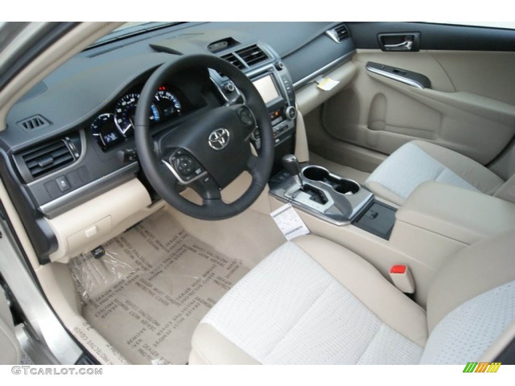 2014 Camry Hybrid XLE - Champagne Mica / Ivory photo #5