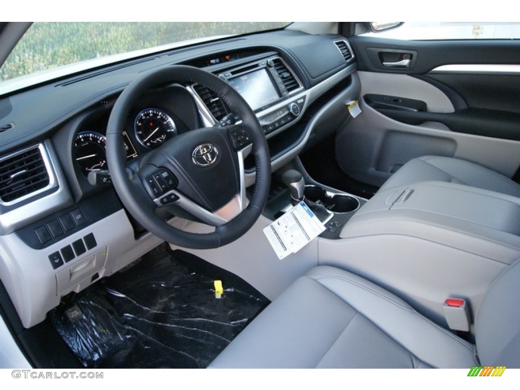 Ash Interior 2014 Toyota Highlander XLE AWD Photo #89232355