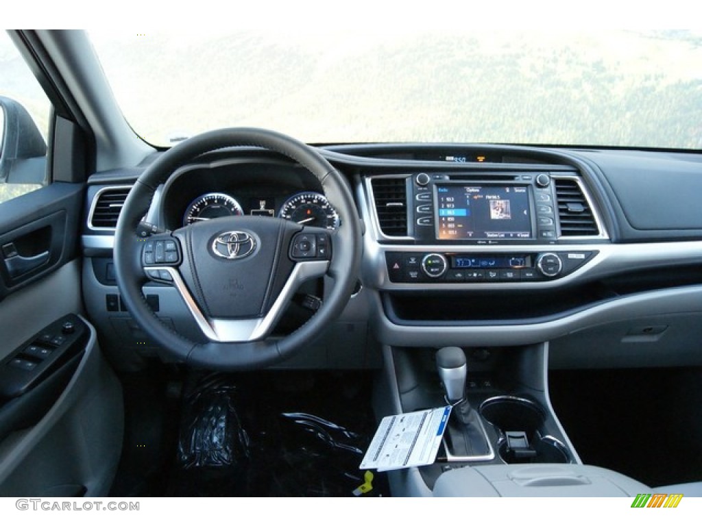 2014 Toyota Highlander XLE AWD Ash Dashboard Photo #89232403