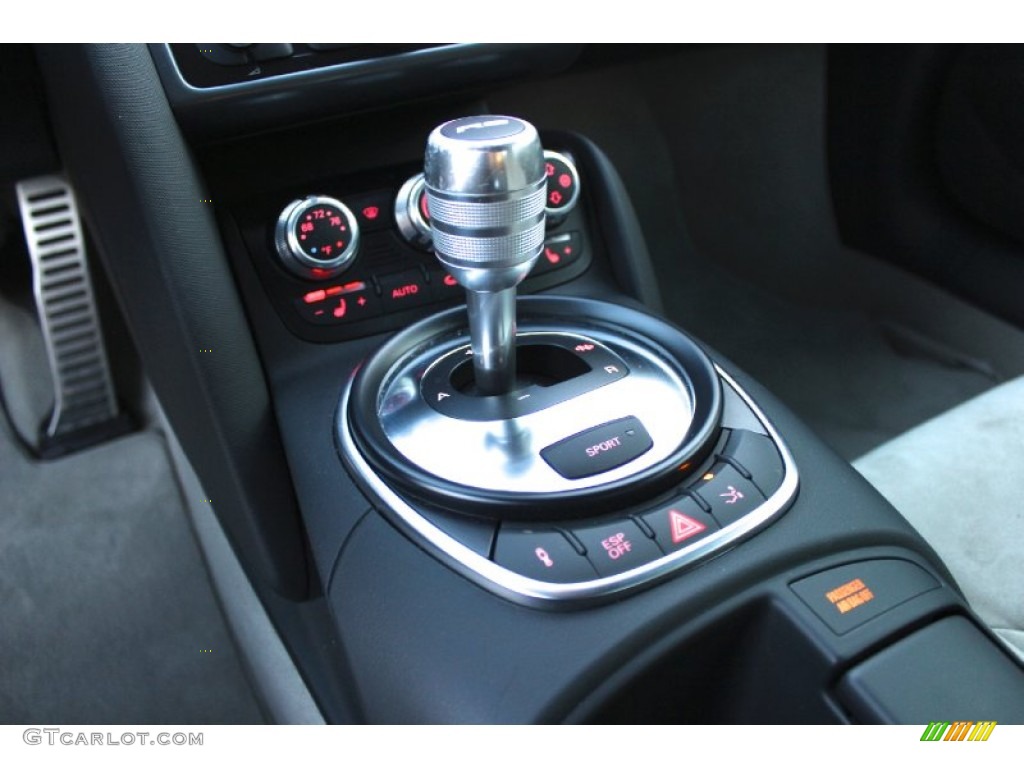 2009 Audi R8 4.2 FSI quattro Transmission Photos