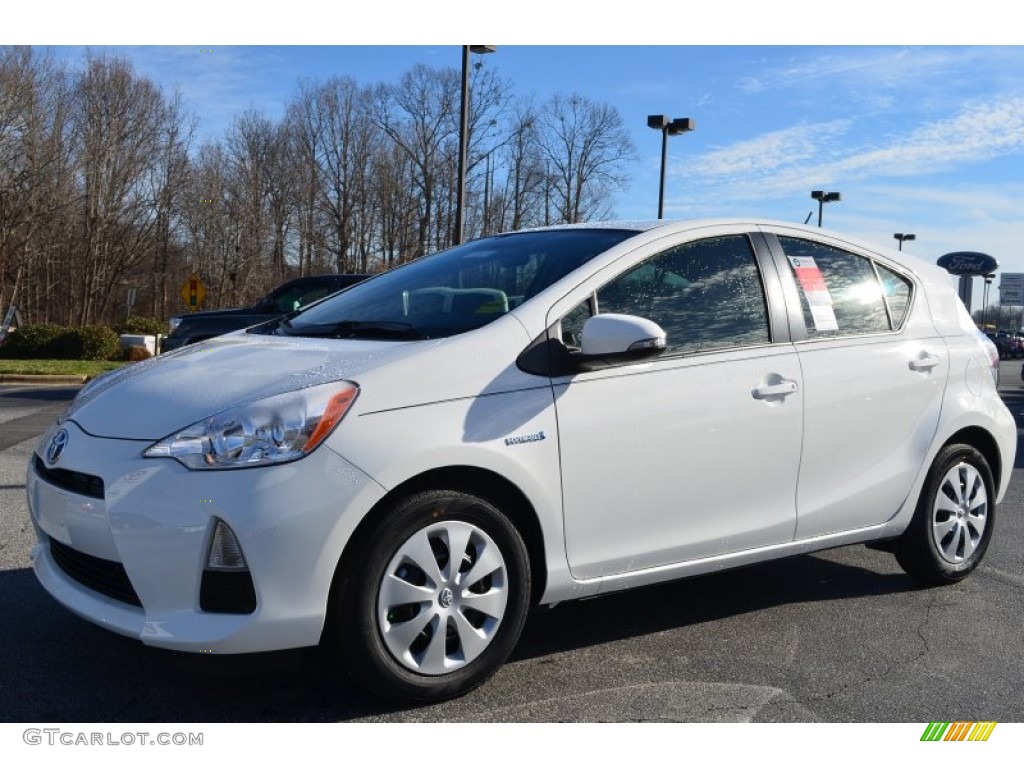 2013 Prius c Hybrid One - Super White / Gray photo #3