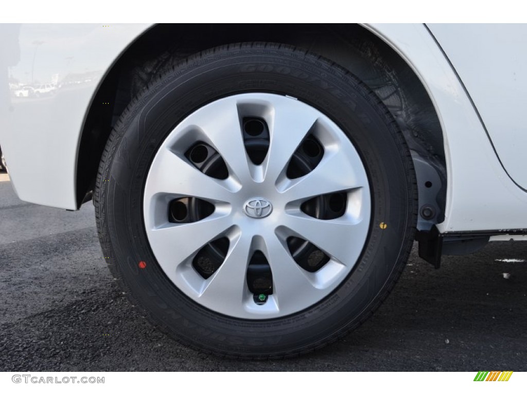 2013 Prius c Hybrid One - Super White / Gray photo #9