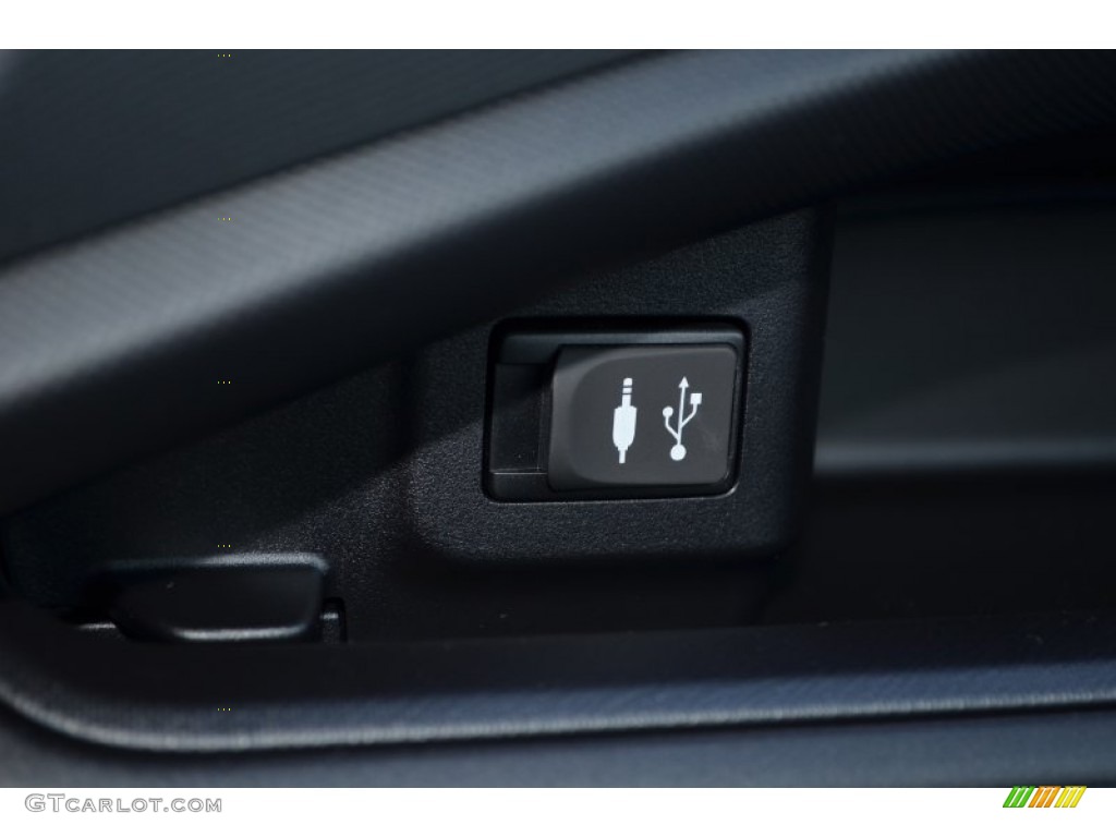 2013 Prius c Hybrid One - Super White / Gray photo #13