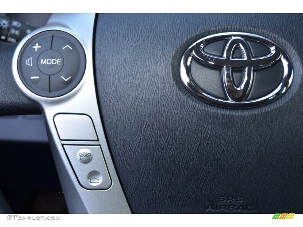 2013 Prius c Hybrid One - Super White / Gray photo #16