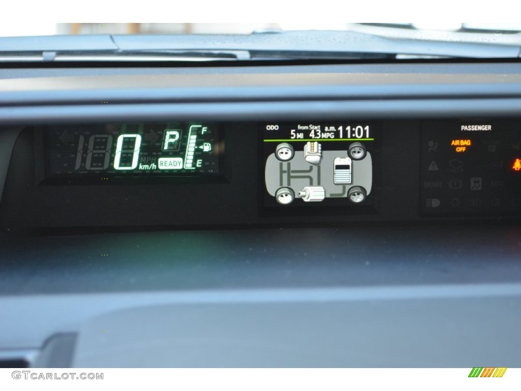2013 Prius c Hybrid One - Super White / Gray photo #18